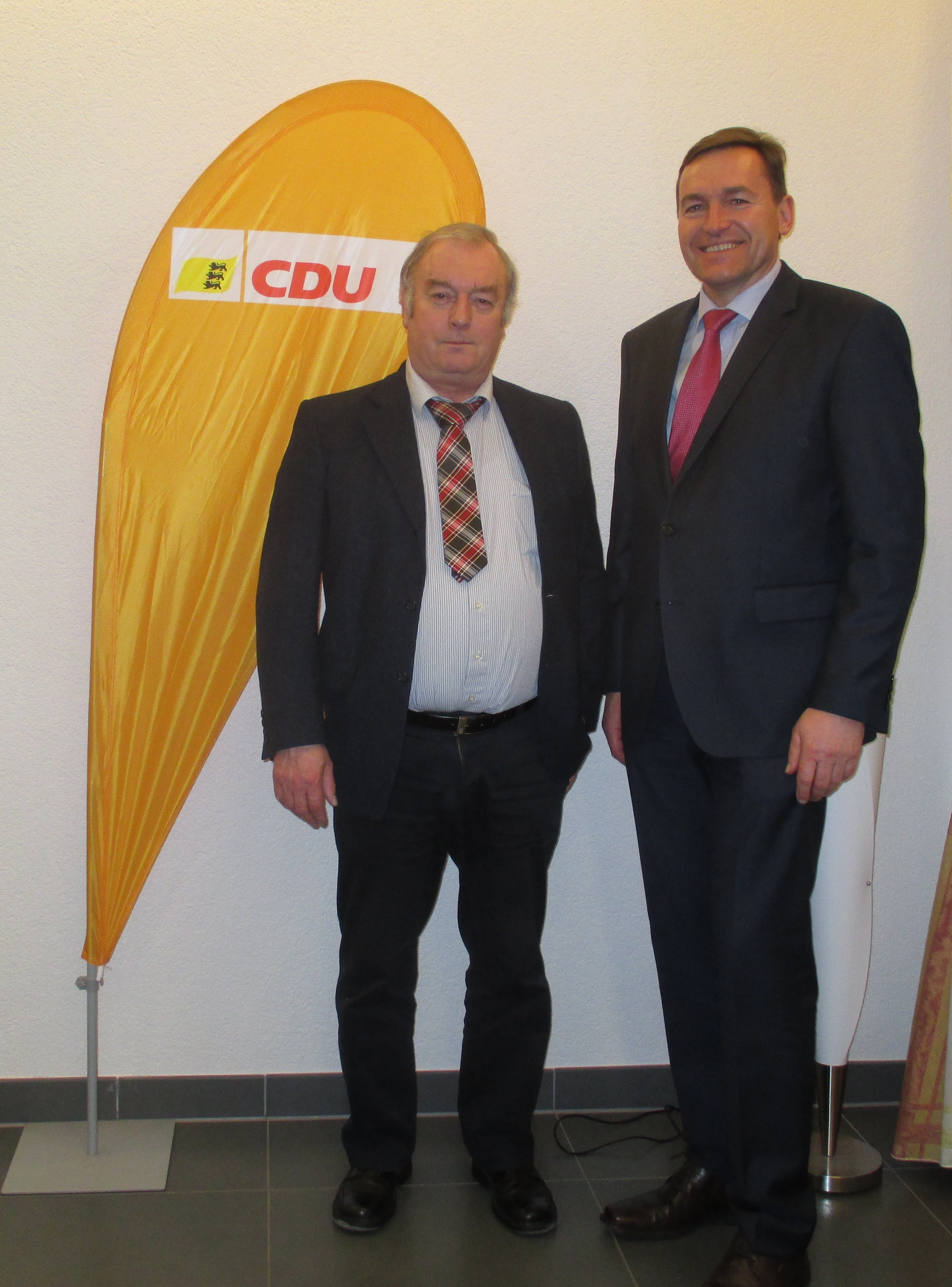Kreisvorsitzender Paul Glökler mit dem neuen 1. Vorstitzenden Christian Wittlinger